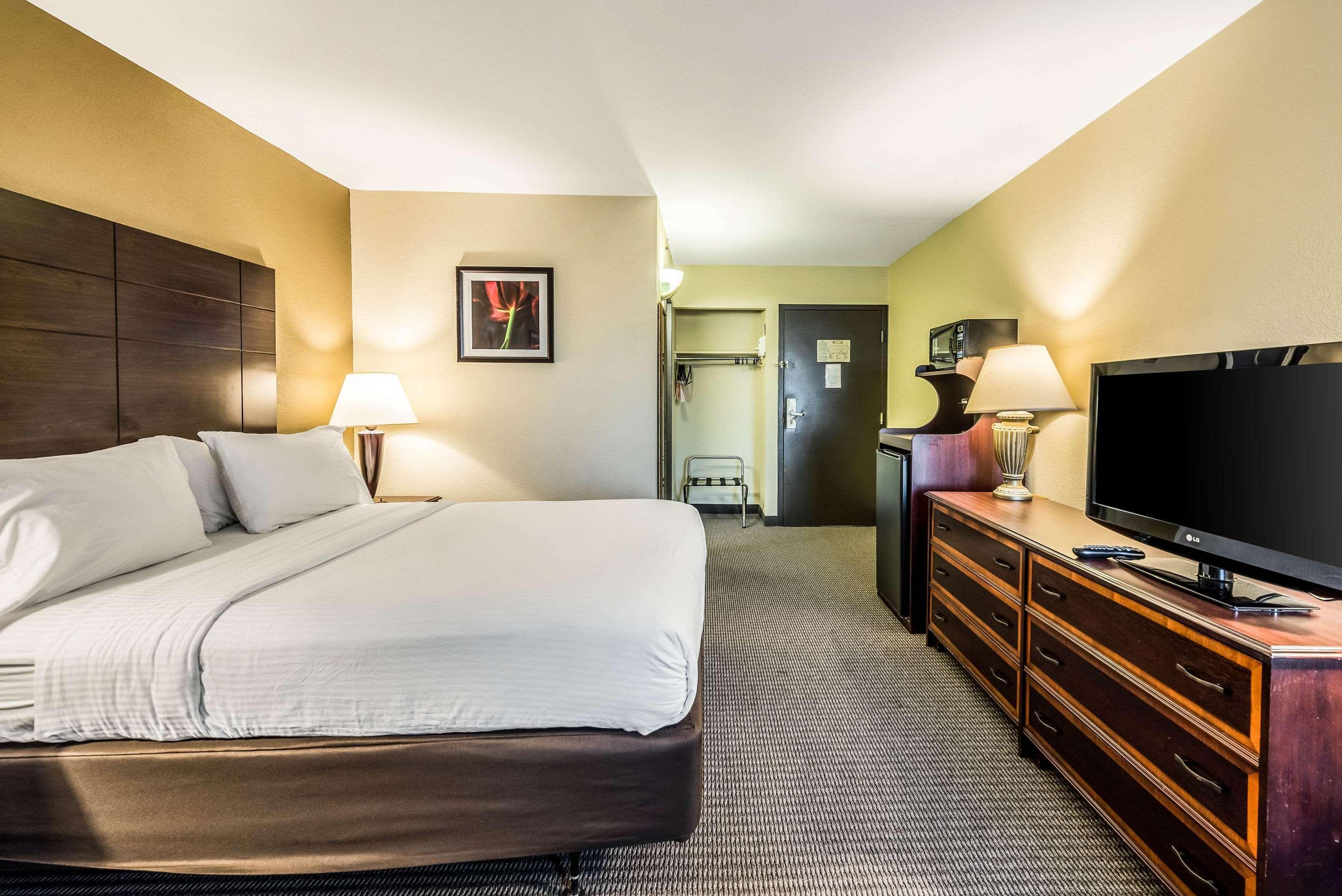 Clarion Hotel Cincinnati North Шаронвилл Экстерьер фото