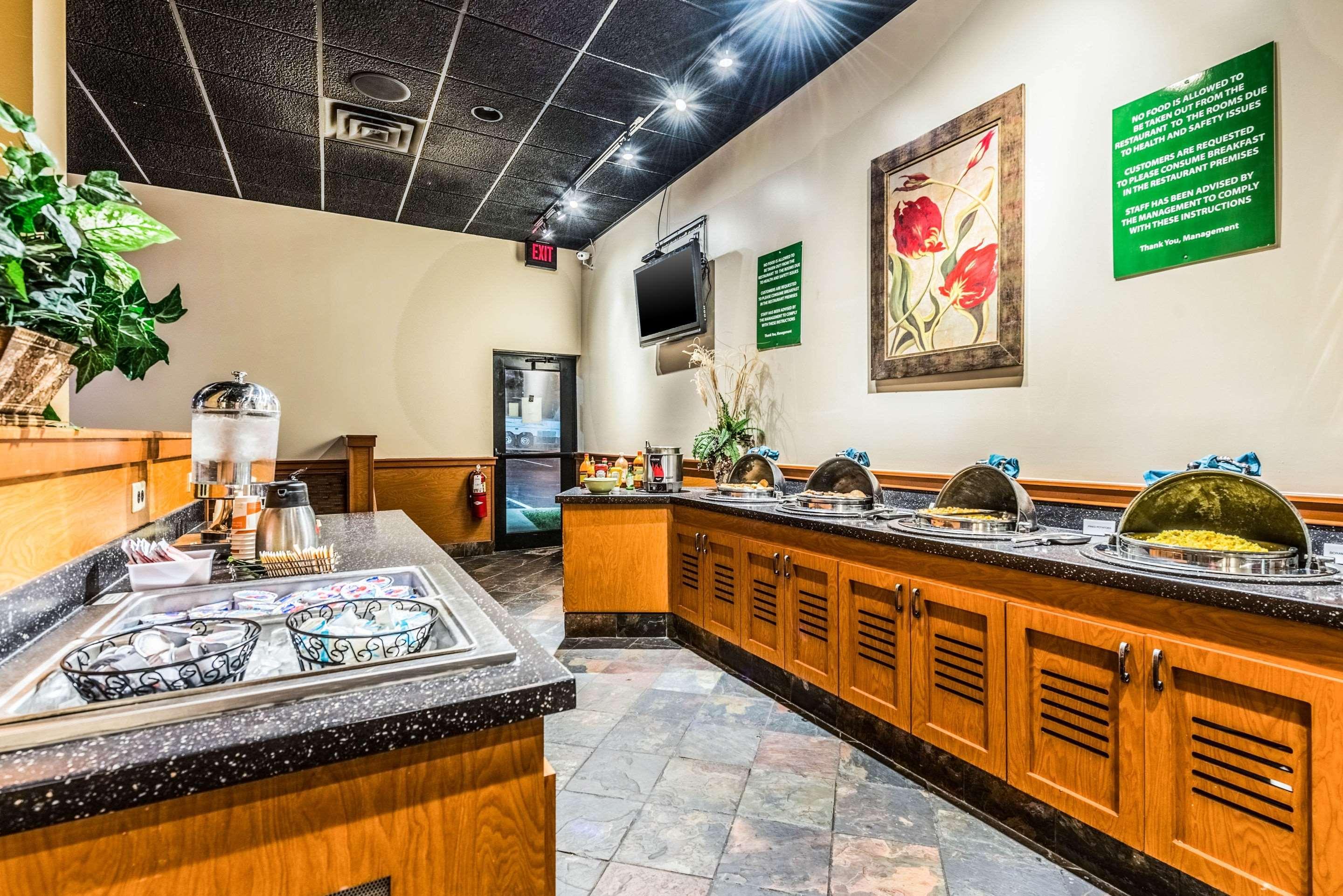 Clarion Hotel Cincinnati North Шаронвилл Экстерьер фото