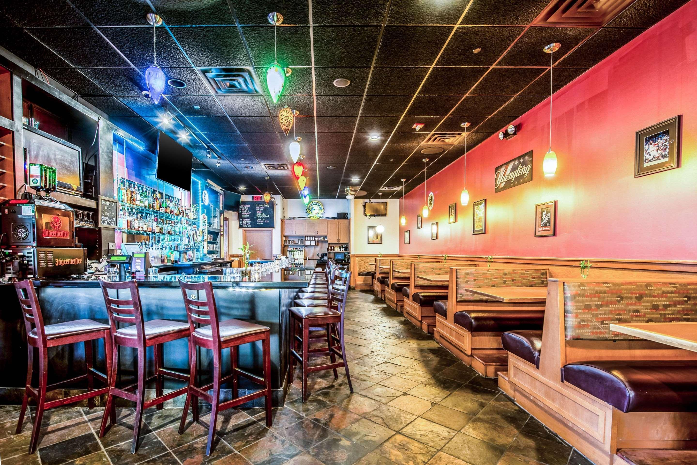 Clarion Hotel Cincinnati North Шаронвилл Экстерьер фото