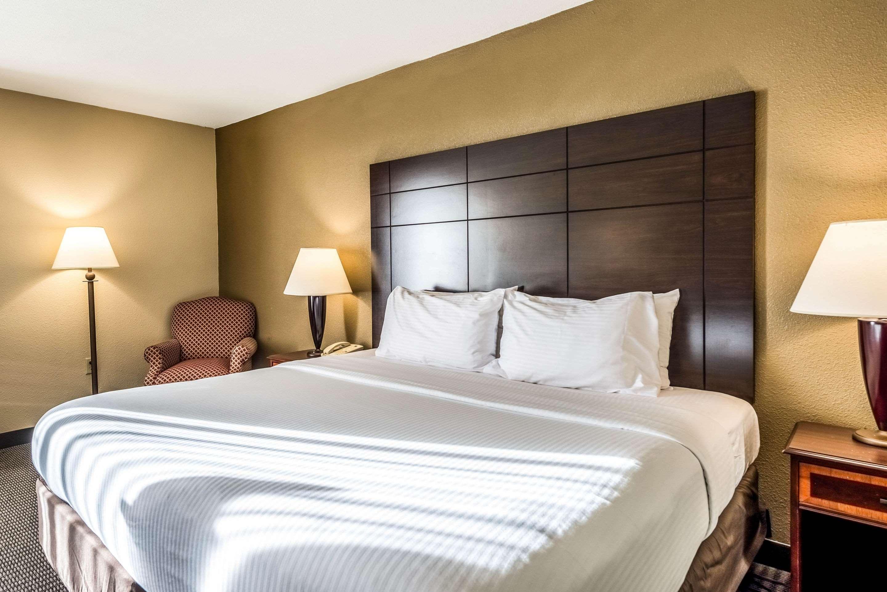Clarion Hotel Cincinnati North Шаронвилл Экстерьер фото