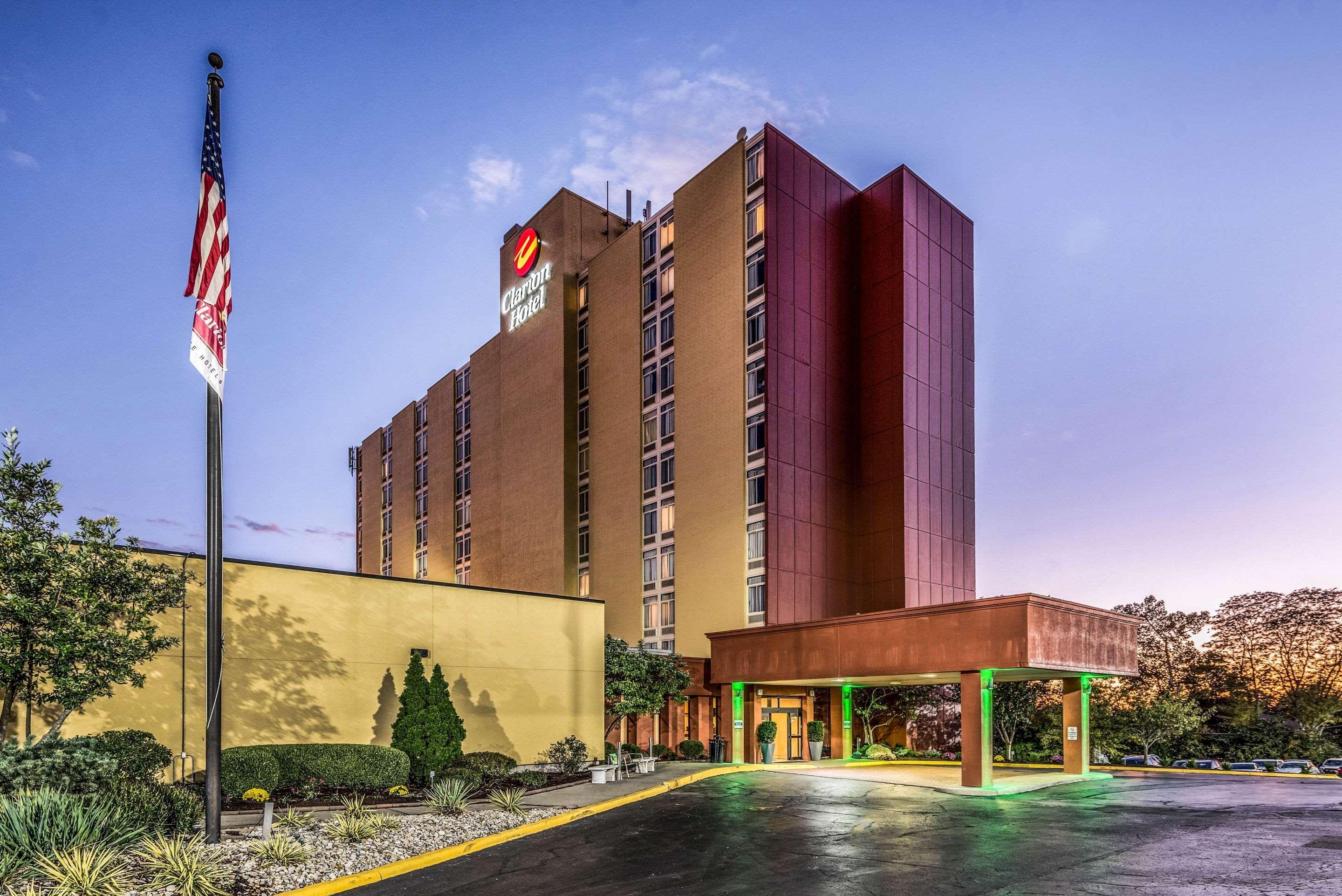 Clarion Hotel Cincinnati North Шаронвилл Экстерьер фото