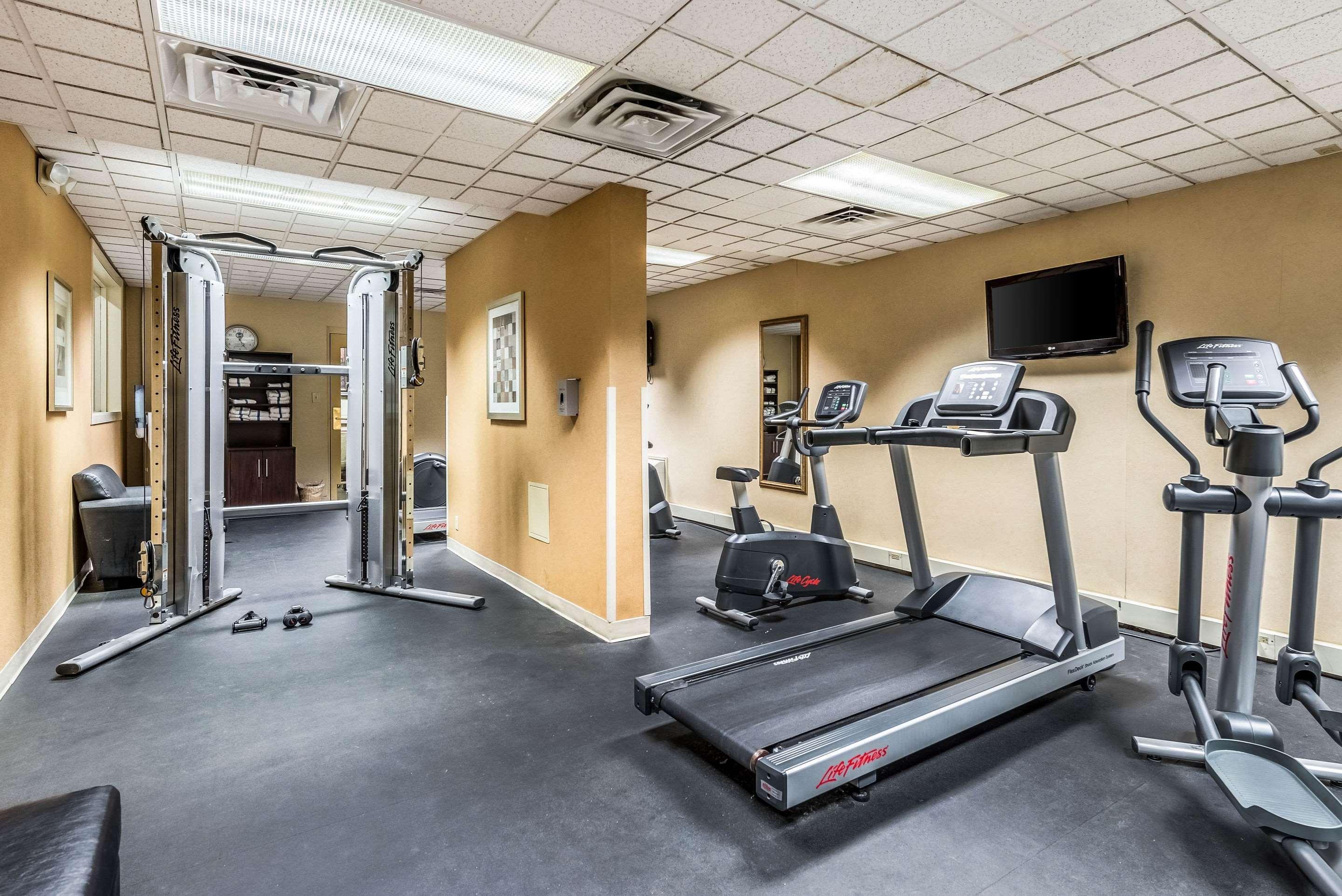 Clarion Hotel Cincinnati North Шаронвилл Экстерьер фото