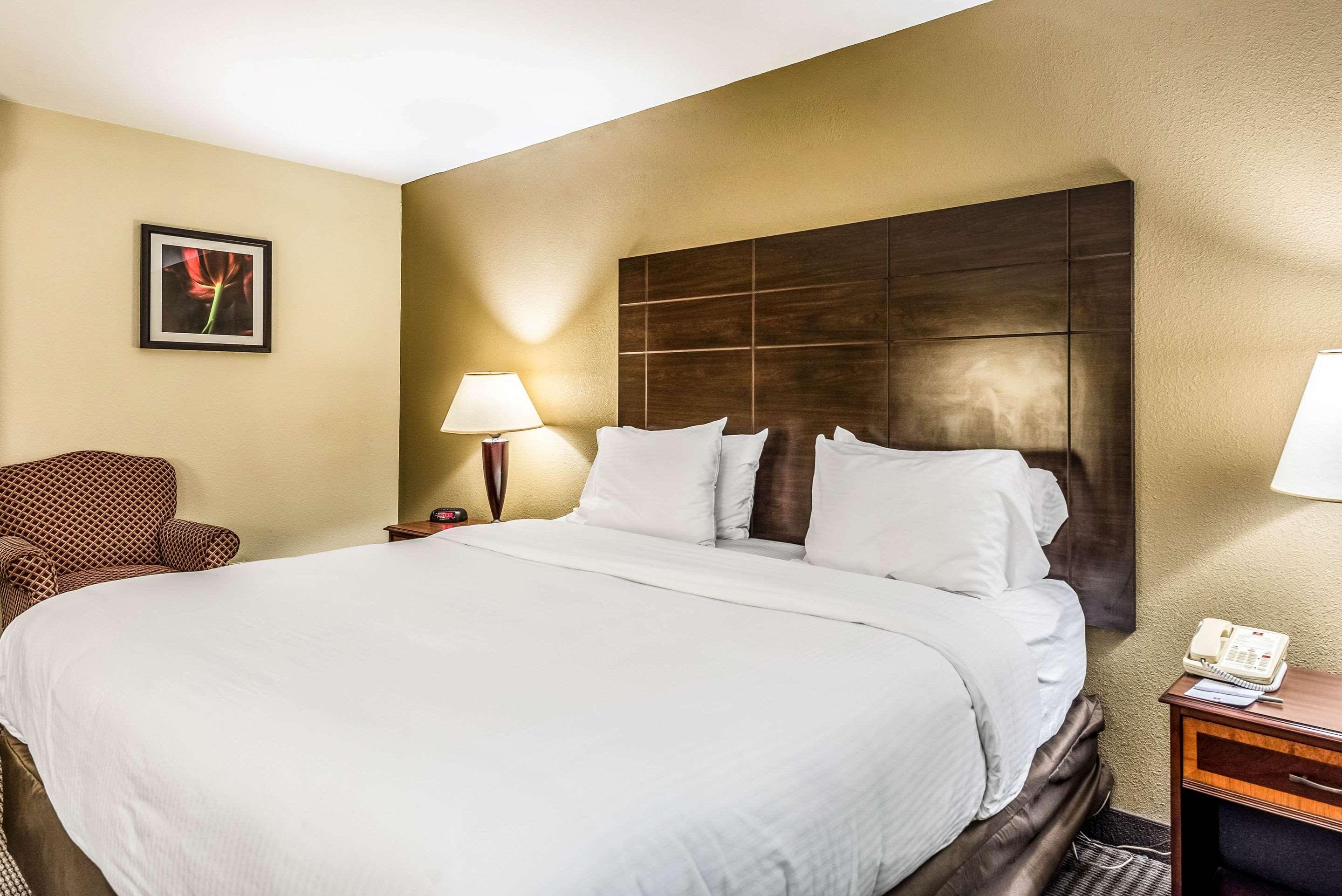 Clarion Hotel Cincinnati North Шаронвилл Экстерьер фото