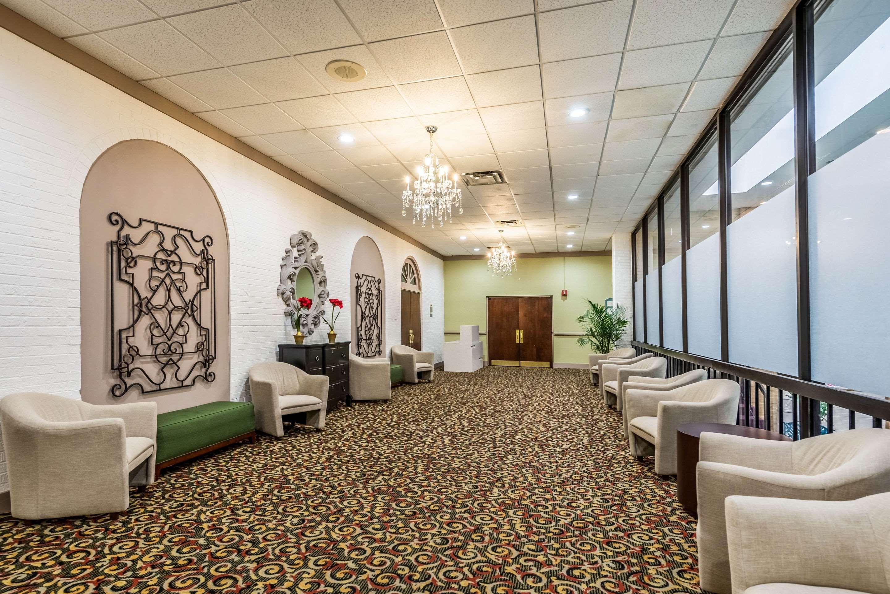 Clarion Hotel Cincinnati North Шаронвилл Экстерьер фото