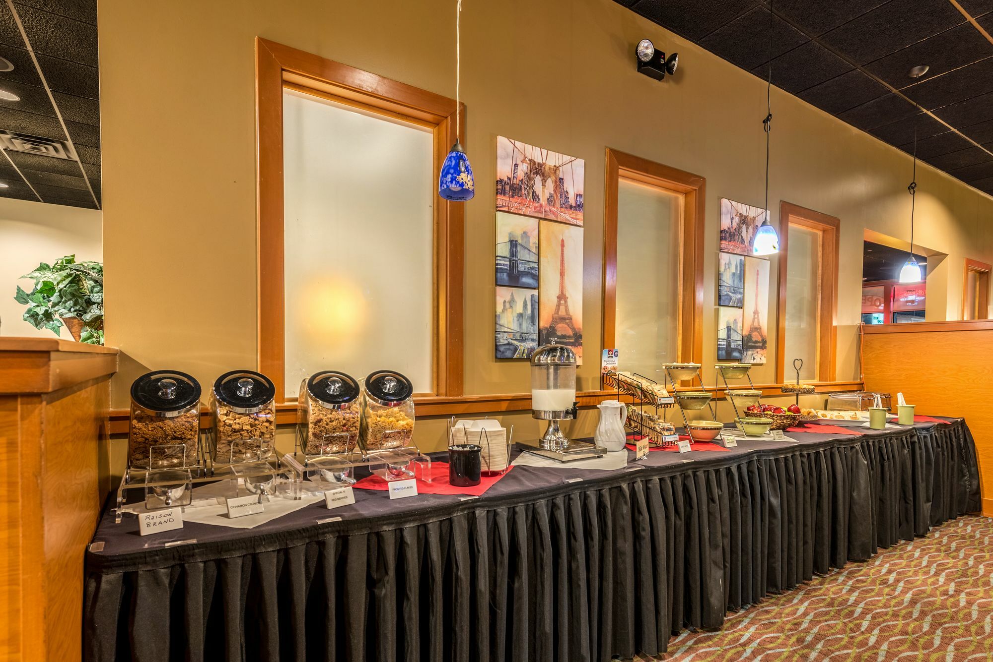Clarion Hotel Cincinnati North Шаронвилл Экстерьер фото