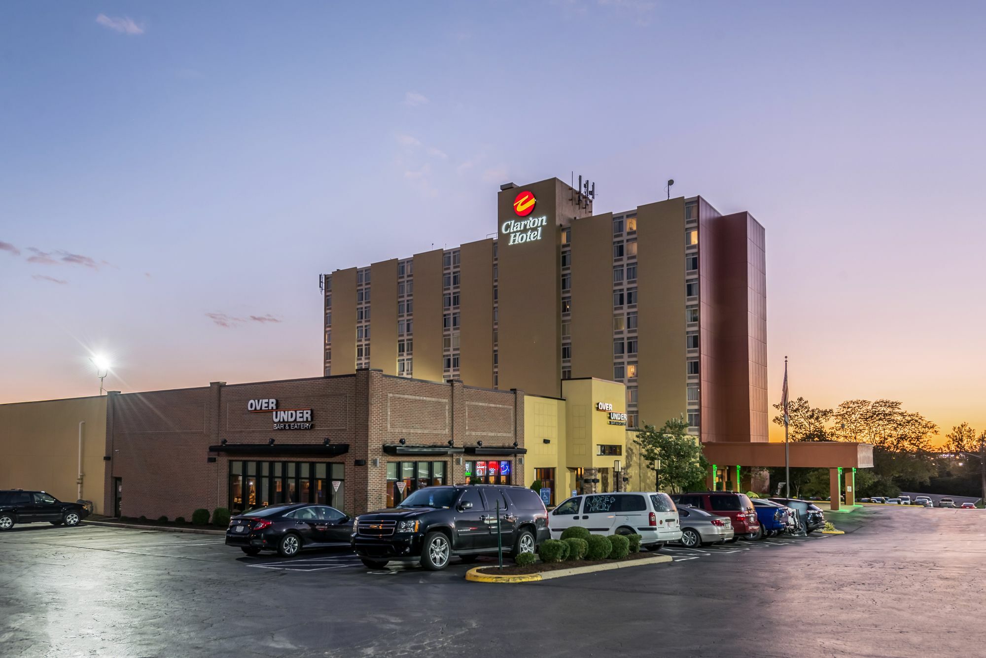 Clarion Hotel Cincinnati North Шаронвилл Экстерьер фото