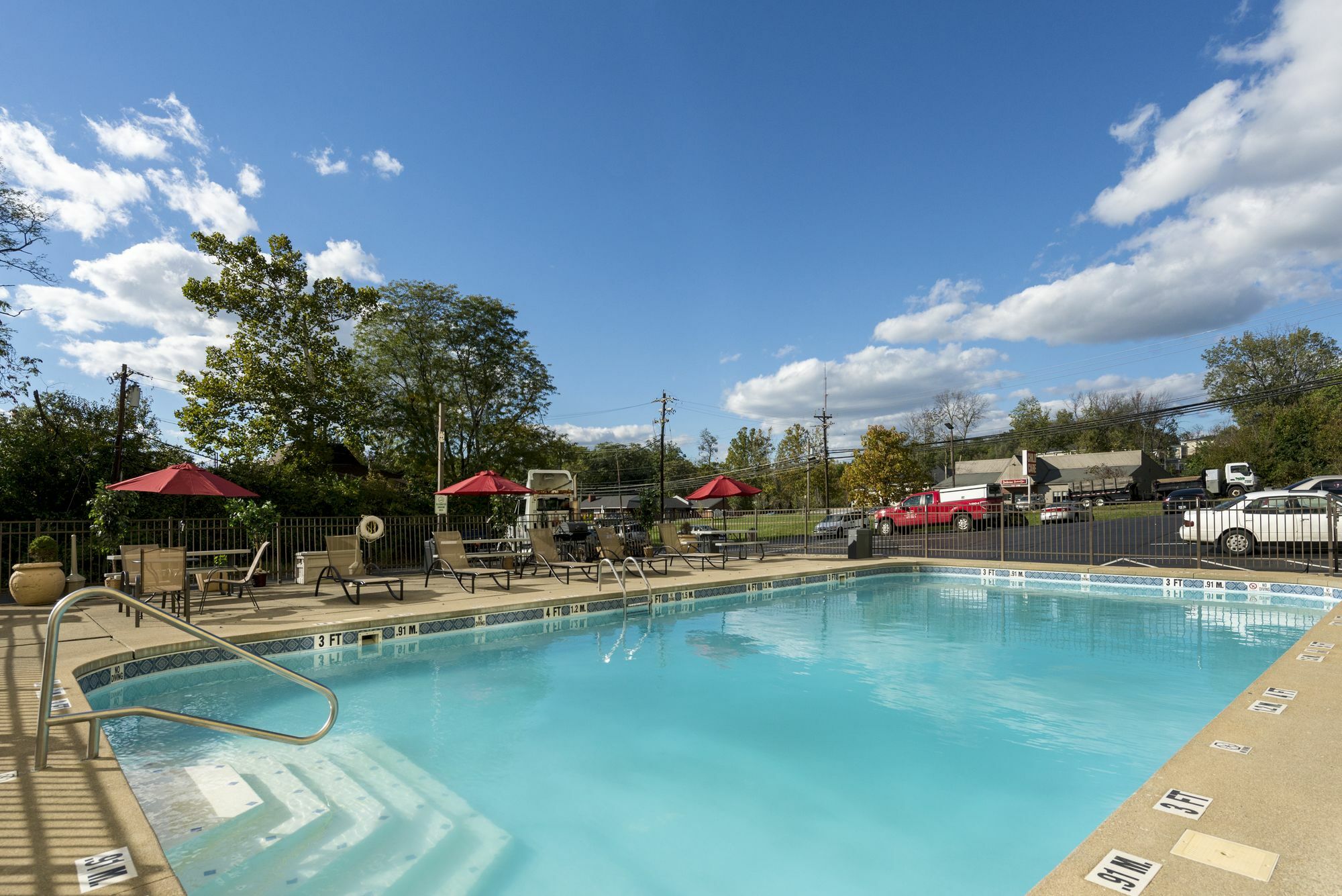 Clarion Hotel Cincinnati North Шаронвилл Экстерьер фото